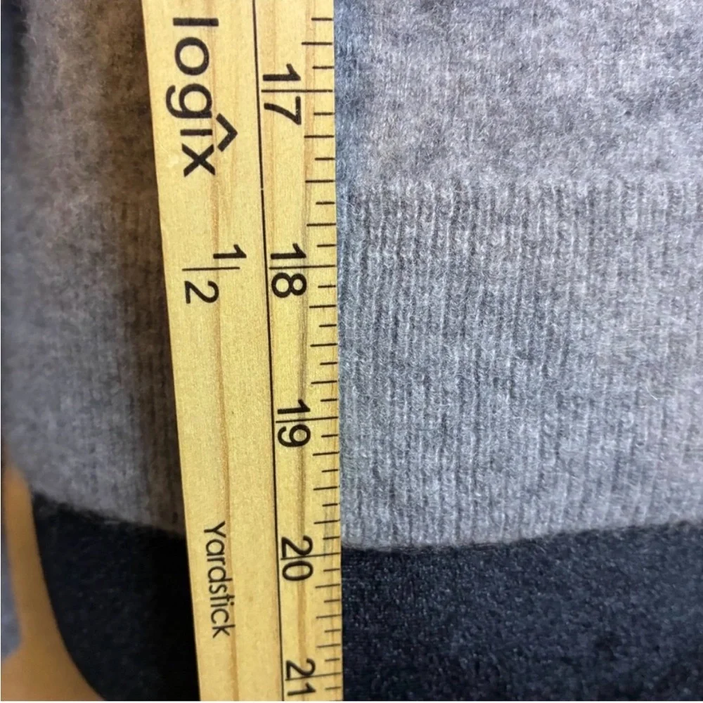Quince Womens 100% Cashmere Crew Neck Sweater Heather Gray Luxury Medium Cozy - Picture 6 of 12